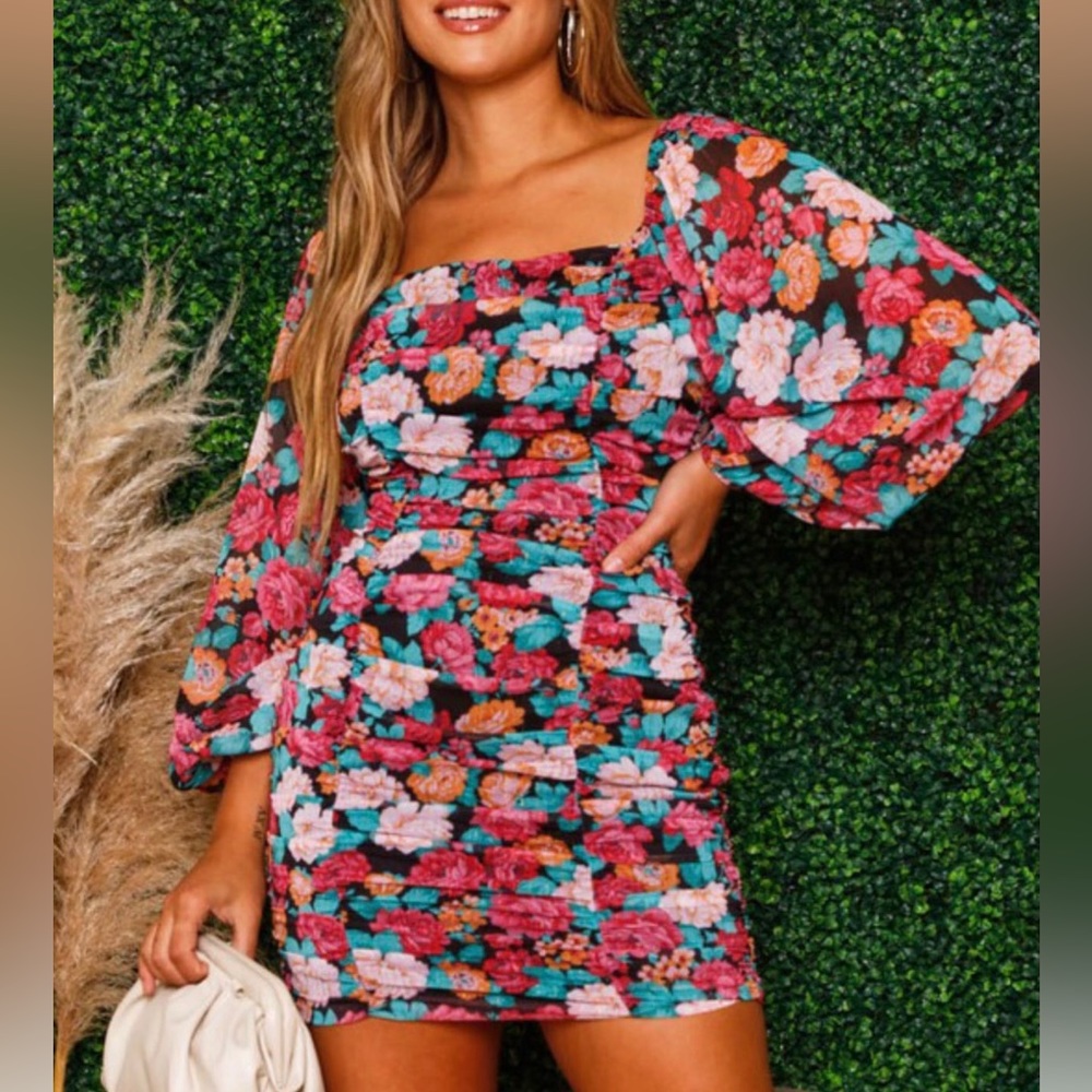 Peach Love California Karina Floral Ruched long sleeve dress | size Large